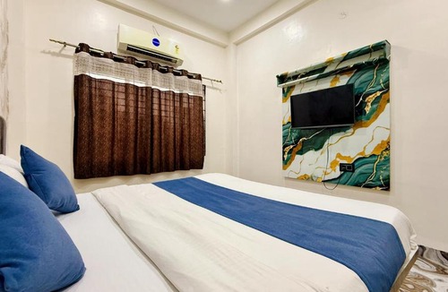 Rau Hotel | Hotel Aashirwad