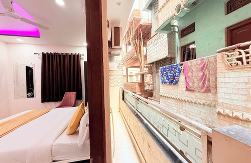 Varanasi Hotel | Hotel Aastha Inn