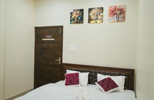 Danapur Hotel | Hotel Adarsh
