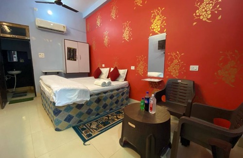 Naini Hotel | Hotel AjS