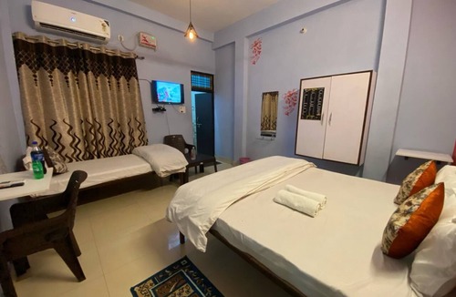 Naini Hotel | Hotel AjS