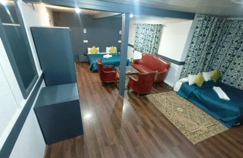 Srinagar House | Hotel Alpine Ridge, Gulmarg