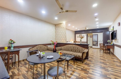 Lajpat Nagar Hotel | Hotel Amar Inn by Quadis - Lajpat Nagar