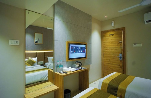Andheri West Hotel | Hotel Amber Paramount