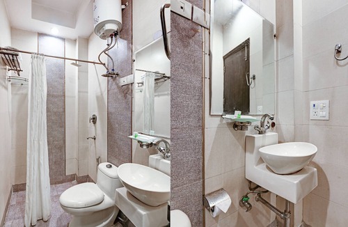 Lajpat Nagar Hotel | Hotel Amby Inn by Quadis - Lajpat Nagar