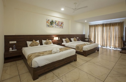 Bhilar Hotel | Hotel Amora Premium