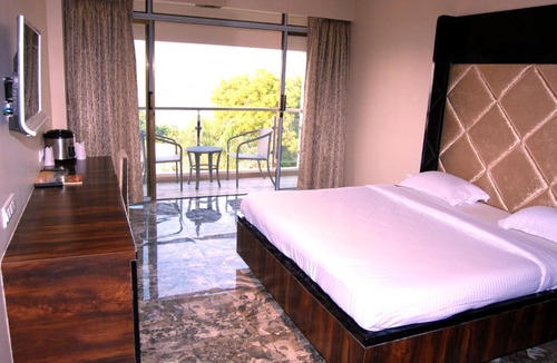 Diu Hotel | Hotel Apaar with Sea Face Garden Restaurant