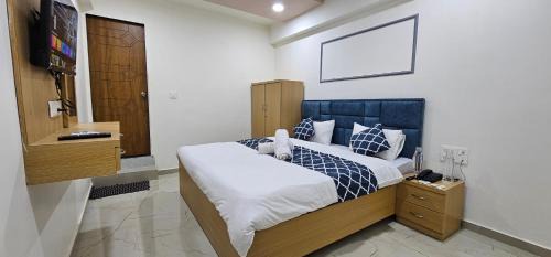 Mahemdavad Hotel | Hotel Apex Inn
