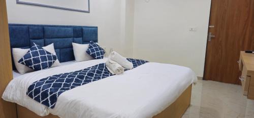 Mahemdavad Hotel | Hotel Apex Inn