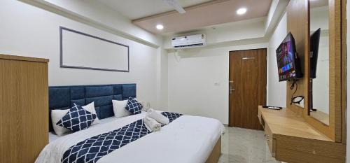 Mahemdavad Hotel | Hotel Apex Inn