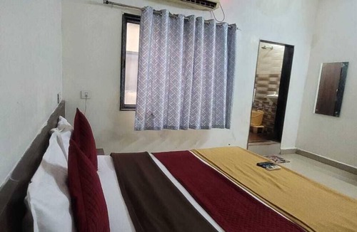 Veraval Hotel | HOTEL ARADHANA