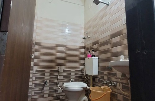 Veraval Hotel | HOTEL ARADHANA