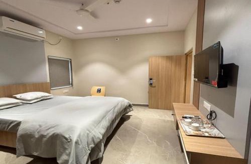 Srikakulam Hotel | Hotel Arunodaya Avenue