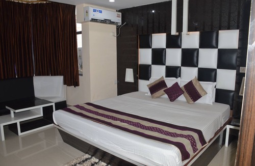 Bhubaneshwar Hotel | Hotel Arya Palace
