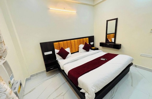 Ayodhya Hotel | Hotel Aryanandan - Near Ram Mandir