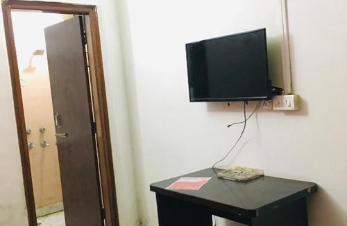 Sector 40 Hotel | Hotel Awesome Sec-40 'Couple Friendly ' Gurgaon