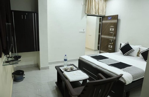 Ahmedabad Hotel | HOTEL BHAROSA BAPUNAGAR