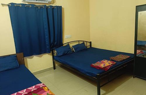 Bhubaneshwar Hostel | Hotel Bindusagar - Budget Rooms Near Sri Lingaraja Temple