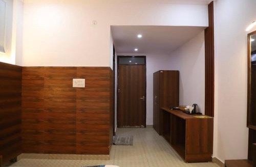 Sahibabad Hotel | Hotel Black Stone Palace