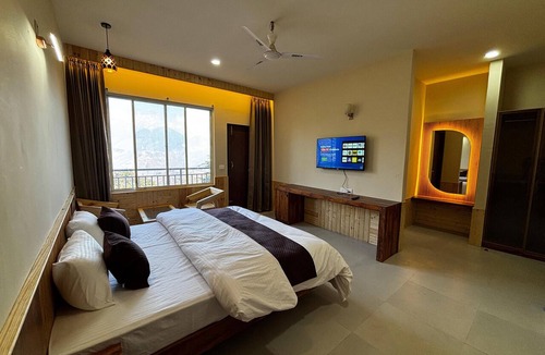 Munsyari Hotel | Hotel Cedar Wave