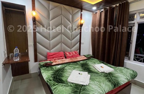 Dal Lake Hotel | Hotel Chachoo Palace