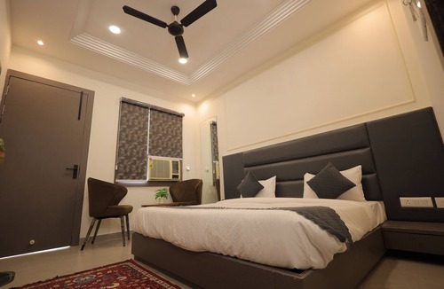 Taj Ganj Hotel | HOTEL CRESTA INN