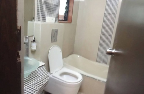 Navrangpura Hotel | Hotel Crown