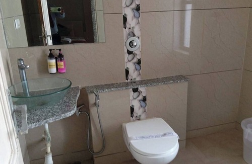 Navrangpura Hotel | Hotel Crown
