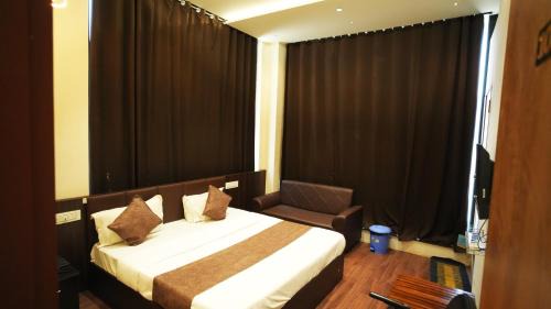Rajkot Hotel | Hotel Crystal Rajkot