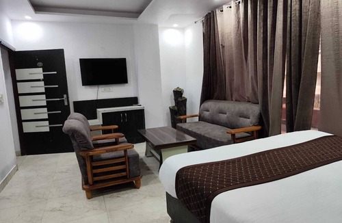 New Delhi Hotel | Hotel D-Down Town