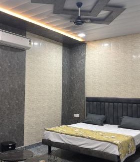 Sirsa Hotel | Hotel Dhamija Divine inn Sirsa