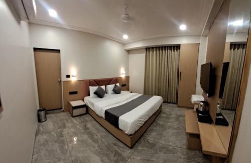 Gandhinagar Hotel | Hotel Earth Orbit