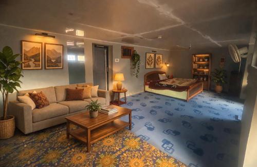 Pahalgam Bed & Breakfast | HOTEL FOOD POINT & Restaurant