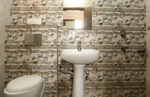 Sector 62 Hotel | Hotel Glinzer Palace By Aura