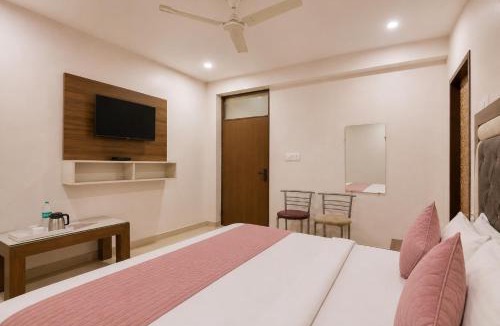 Vasundhara Hotel | Hotel Gold Ston Near Yashoda Hospital & Vaishali Metro