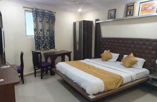 Lakdi Ka Pul Hotel | Hotel Golden Meredian