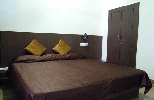 Khandwa Hotel | Hotel Grand Barrack