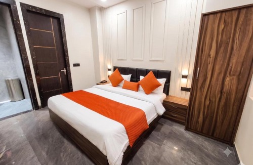 Vrindavan Hotel | Hotel Grand Sheela Near Prem Mandir, Vrindavan