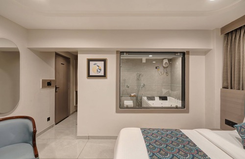 Navrangpura Hotel | HOTEL GRAND SHIVA