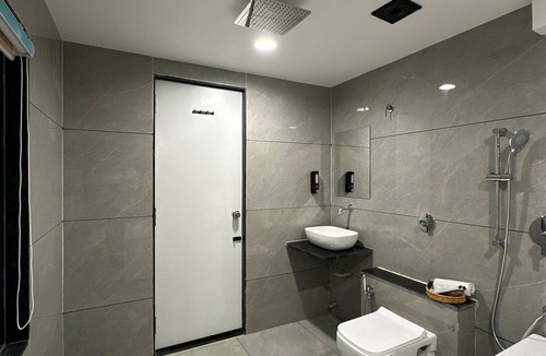 Navrangpura Hotel | HOTEL GRAND SHIVA