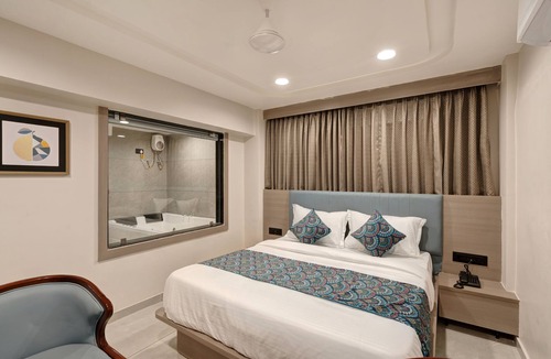 Navrangpura Hotel | HOTEL GRAND SHIVA