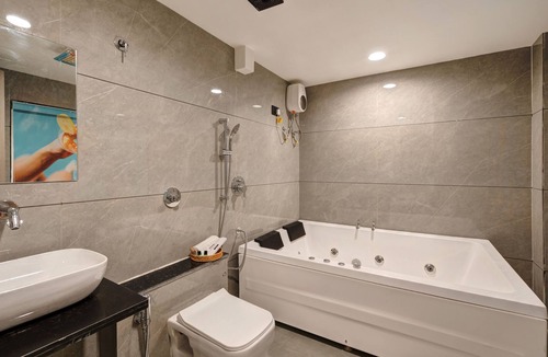 Navrangpura Hotel | HOTEL GRAND SHIVA