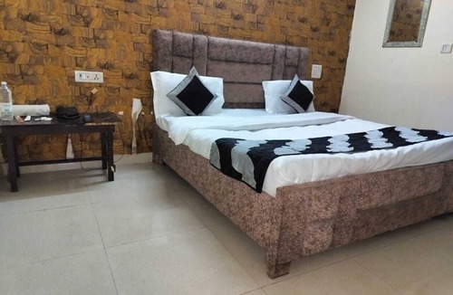 New Delhi Hotel | Hotel Green Snapper