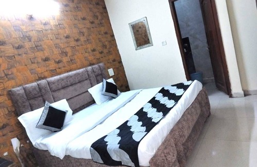 New Delhi Hotel | Hotel Green Snapper