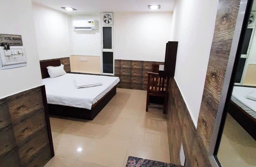 Mayapur Hotel | Hotel Heavens Guest House Haridwar