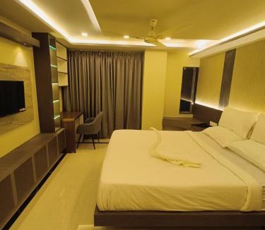 Ballygunge Hotel | Hotel High Rise
