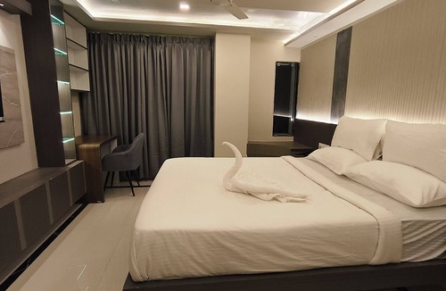 Ballygunge Hotel | Hotel High Rise