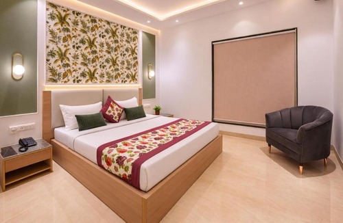 DLF Phase 3 Hotel | Hotel Hillton IGI