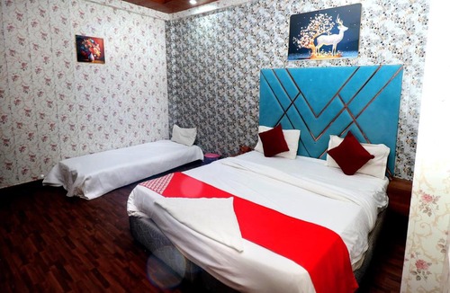 Ghaziabad Hotel | Hotel Hindon Residency "Couple Friendly"