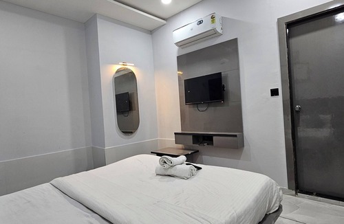 Gandhinagar Hotel | Hotel HR Town
